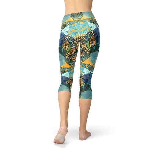 Hexagon Floral Capri Leggings
